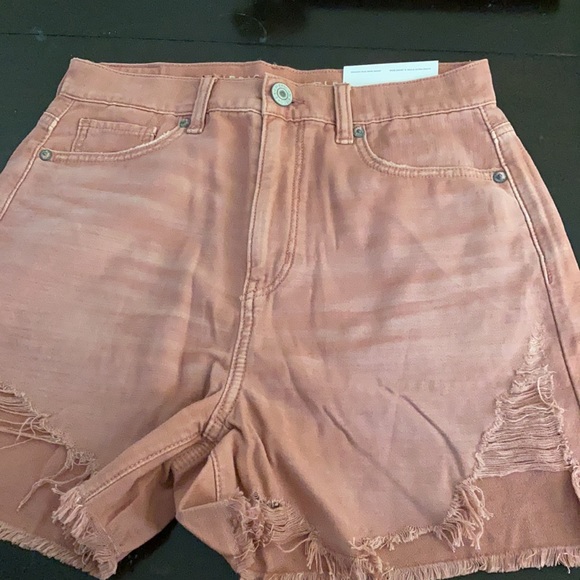 American Eagle Highest Rise Mom Short - Picture 4 of 4